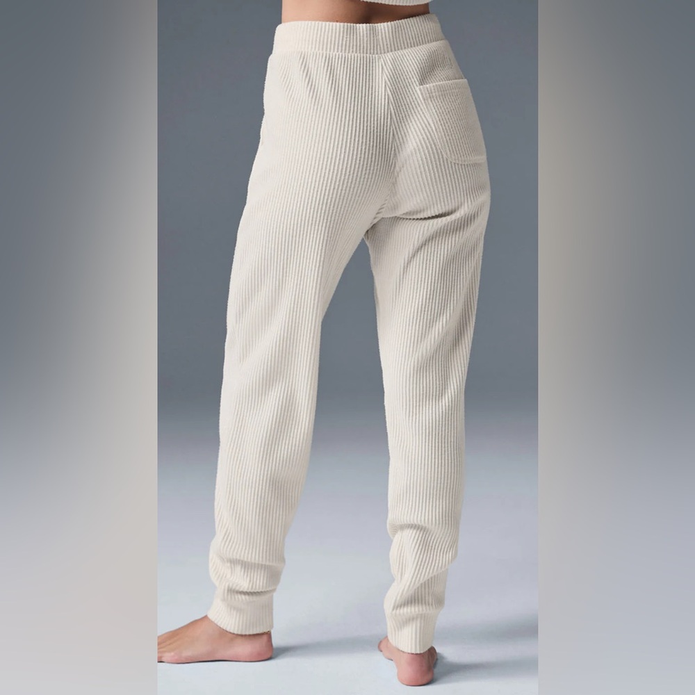Alo Yoga Muse Matching Set (Hoodie and Pant in Ivory) Small - Picture 14 of 15